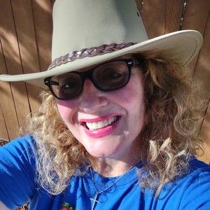 Meet your Posher, Camille